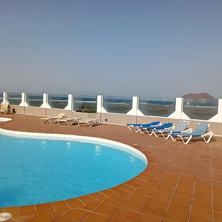 Дом отдыха Geranio House, Beachfront, Pool,