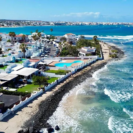Geranio House, Beachfront, Pool, Коральео