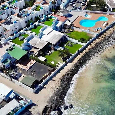 Geranio House, Beachfront, Pool, Дом отдыха *